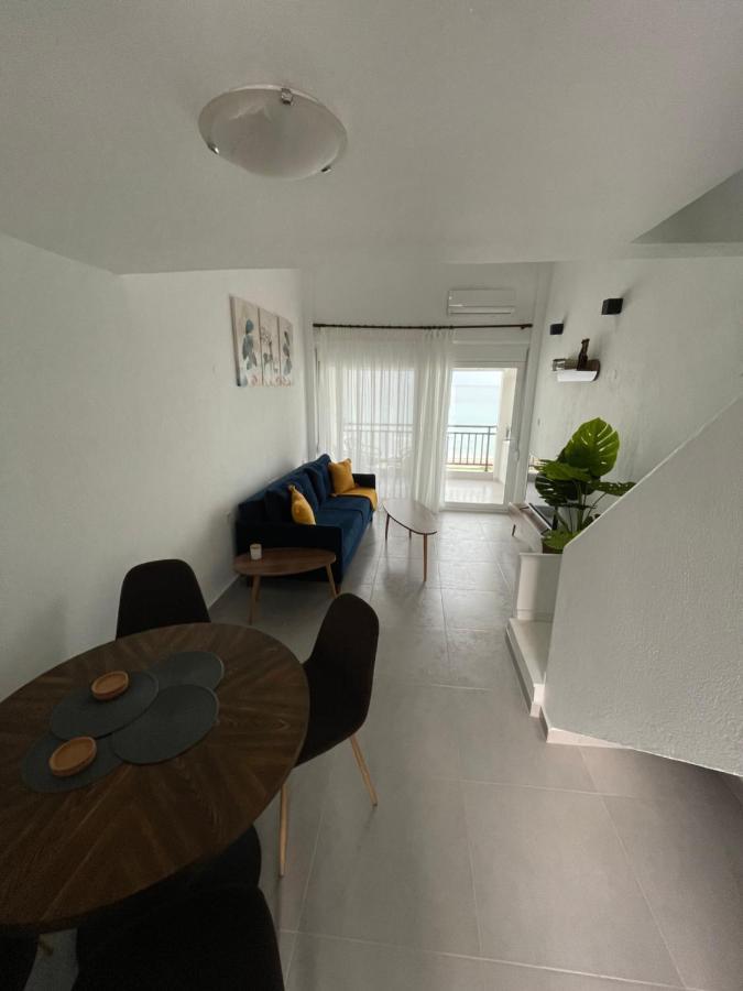 Sea View Loft Apartment Nea Roda Luaran gambar